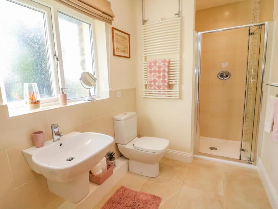 Two Acres- Spacious, Delightful, Pet Free Bungalow Levens Exterior photo